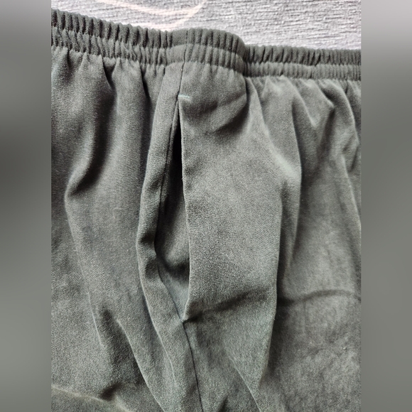 Oversized velvet green elastic waist midrise trousers - Picture 8 of 8